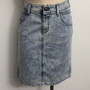 NWT Diesel $190 Nevyon Denim Pencil Skirt Size 31 Bleached Wash